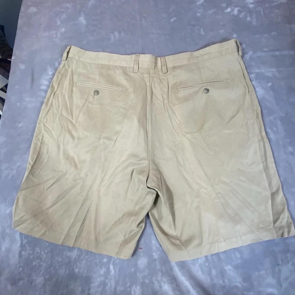 Tommy Bahama Men Shorts Size 42 Relax Khaki Brown Silk Chino Pleated Casual Golf